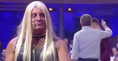 donatella versace avanti un altro